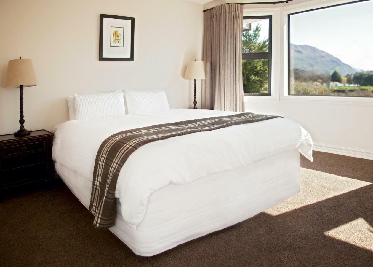 Pembroke Lodge Wanaka Bagian luar foto