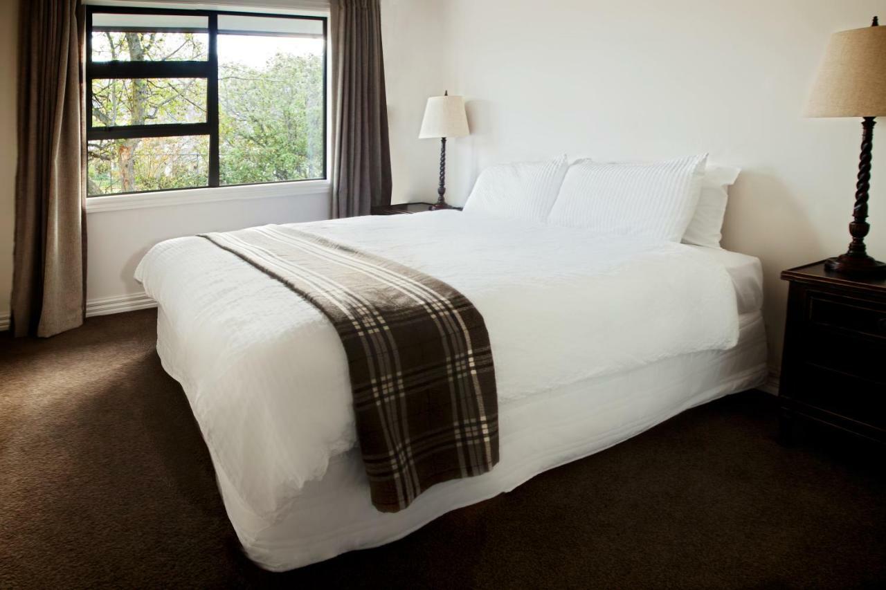 Pembroke Lodge Wanaka Bagian luar foto
